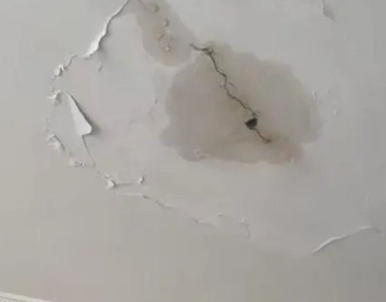 北流阳台漏水维修公司分享下屋面防水工程质量问题原因分析